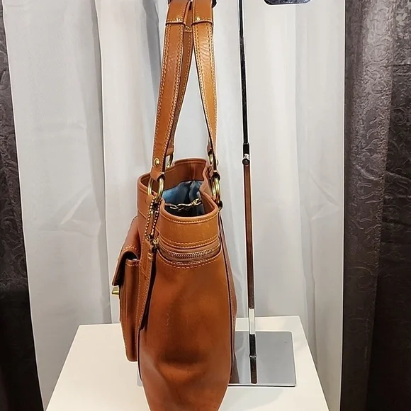 Coach Gigi Tote - Picture 3 of 17